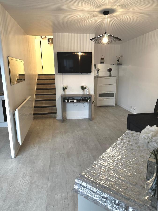 נואזי-לה-גראן Jolie Appartement Duplex 2 Min Gare-Disney Et Paris 15 Min מראה חיצוני תמונה