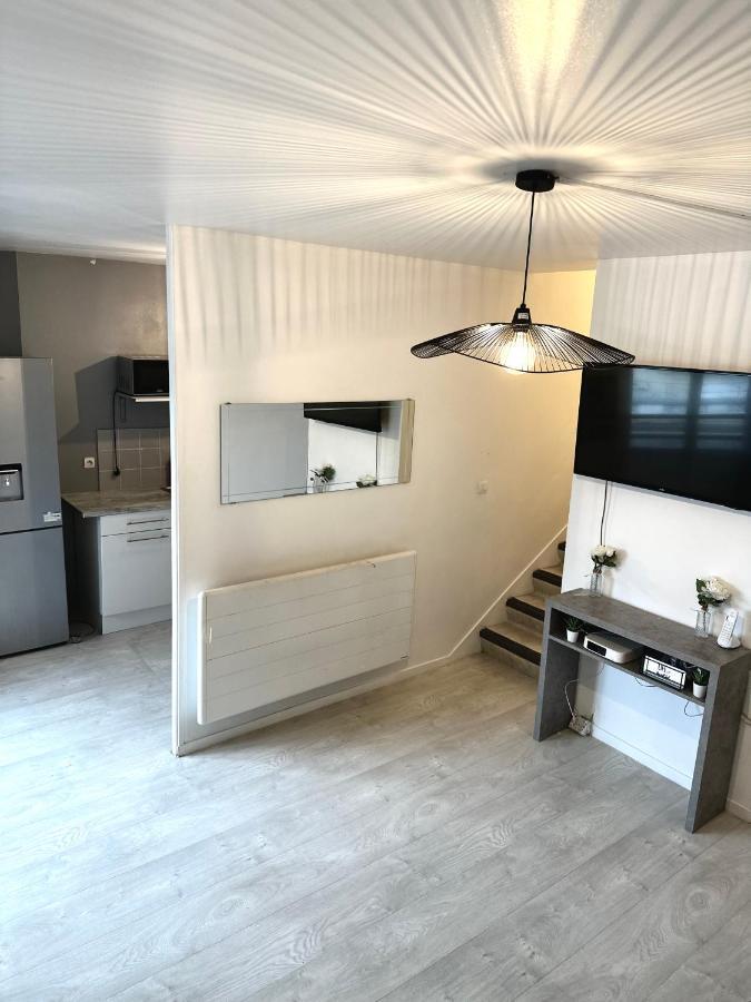 נואזי-לה-גראן Jolie Appartement Duplex 2 Min Gare-Disney Et Paris 15 Min מראה חיצוני תמונה
